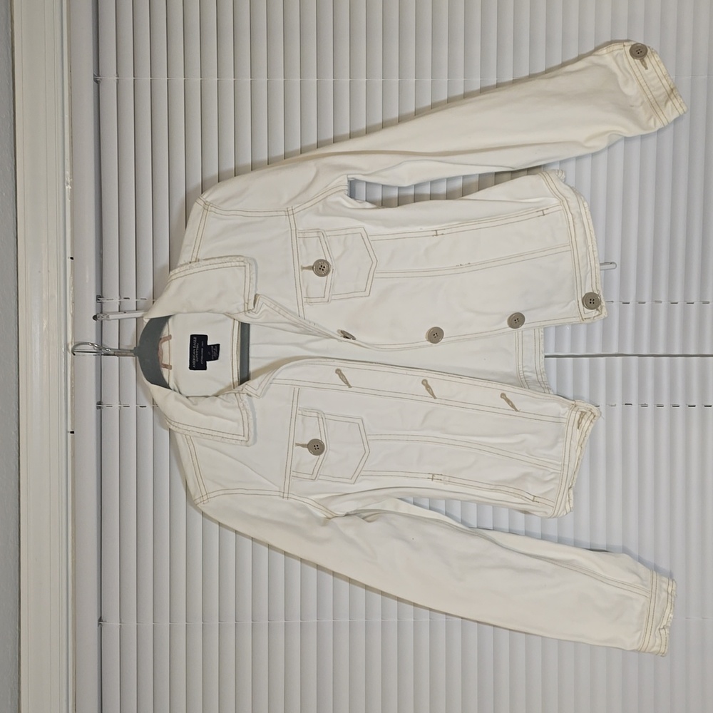 ✨ Crisp White American Eagle Denim Jacket – Size S ✨